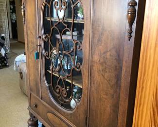 China Cabinet -matching Table with three leaves