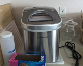 Tabletop Icecream Maker 