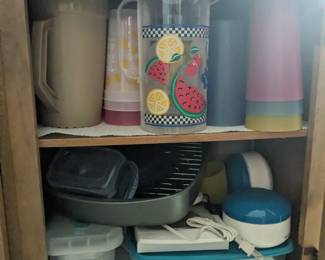 Pitchers, Tupperware