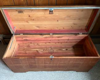 Lane cedar chest 