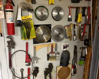 Assorted tools 