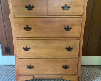 Solid chest of drawers…just a good solid dresser 