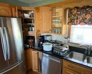 Panini Press, Crockpots, Blender, Coffee Maker, Keurig, Ice Bucket