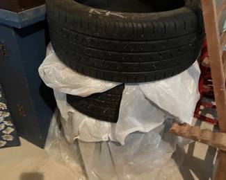 Set of four summer tires