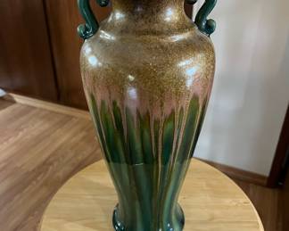 Gold to Green Crystaline Pottery Vase