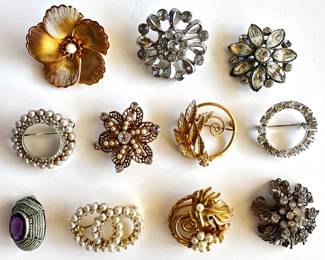 11 Vintage Brooch Pins
Lot #: 91
