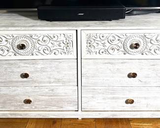 Signature Design By Ashley Paxberry Bohemian 6 Drawer Dresser With Carved Medallion Pattern
Lot #: 50