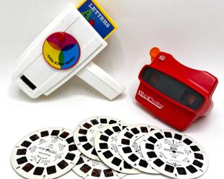 Vintage Fisher Price Movie Viewer & Viewmaster 3D With Slides
Lot #: 146