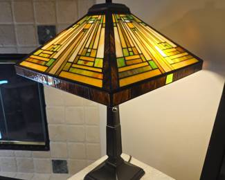Tiffany Style Lamp 