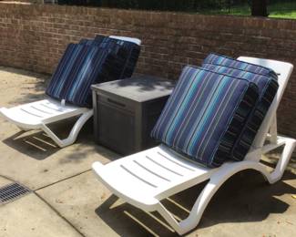 Plastic Pool Lounge Chairs