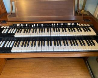 1960's Hammond -112 Organ - Works Great! Make an offer!!