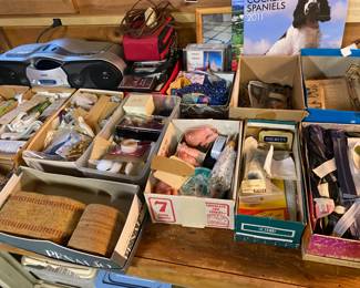 Tons of vintage sewing notions