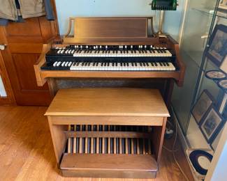 1960's Hammond -112 Organ - Works Great!  Make an offer!!