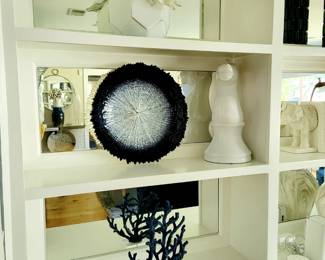 Decorative goods in cobalt and white  (pairs)