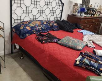 Queen Bed
Asian Clothing 