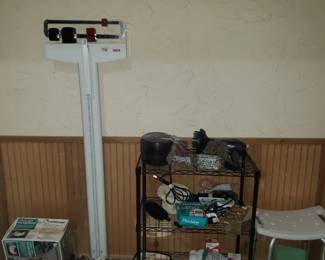 Scale 
Bathroom Items 