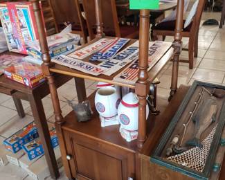 Shelf
Pipes
Vintage Policitial Items