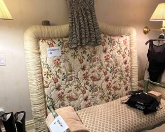 HEADBOARD & BENCH