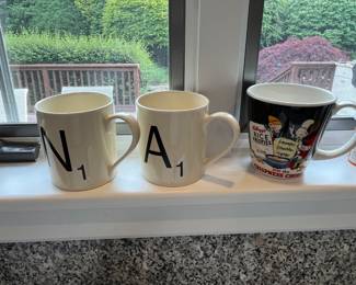 MUGS