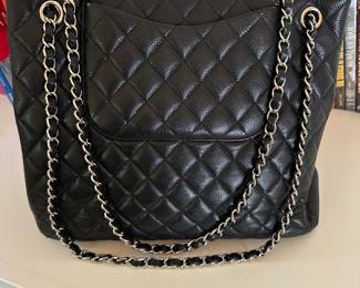 CHANEL QUILTED HANDBAG