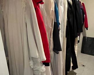 WOMEN'S GOWNS & DRESSES