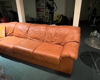 LEATHER SECTIONAL SOFA