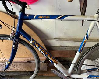 CAANNONDALE R600 BIKE