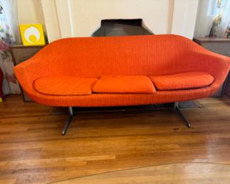 Overman MCM sofa 