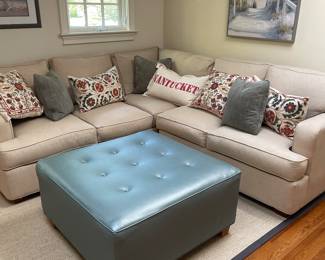 Neutral sectional, ottoman