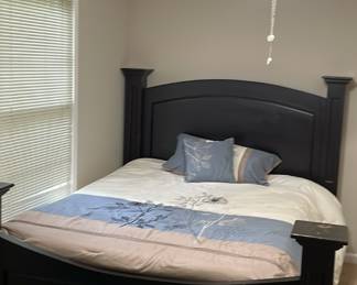 queen HEAVY WOOD HEAD BOARD W FOOT BOARD dark wood