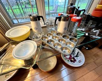 Vintage kitchen wares 