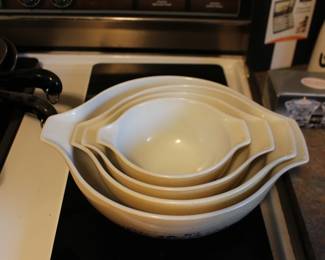 Pyrex Homestead Bowl Set
