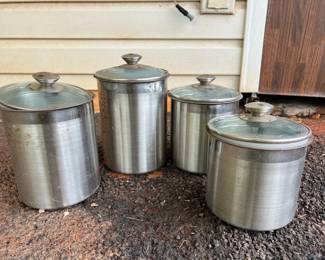 PPE223- (4) Lidded Metal Canisters