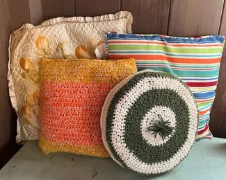 PPE083 Four Vintage Throw Pillows 