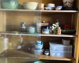 PPE040- Assorted Vintage Serveware (Pyrex, Made In Occupied Japan, Fire King & More)