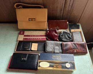 PPE173- Assorted Leather Wallets & Women’s Hand Bag 