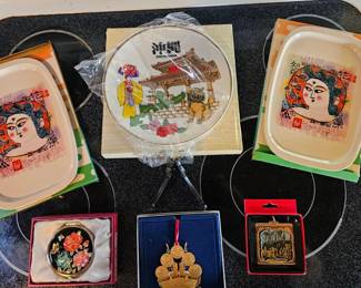 PPE152-Lot Of Beautiful Collectibles