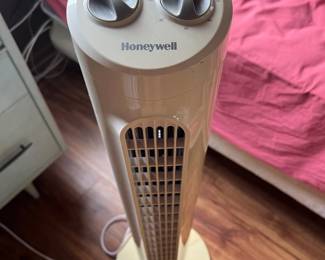 PPE159- Honeywell Pedestal Fan