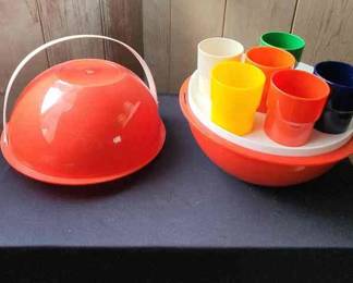 PPE033 - Vintage Ingrid Chicago Party Ball Picnic Camping Set w/Box