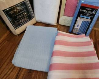 PPE016 - Shower Curtains and Liners