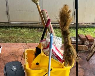 PPE205- Rubber Maid Commercial Mop Bucket & Cleaning Accessories 