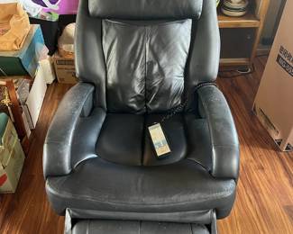PPE025- Human Touch Black Leather Massage Chair