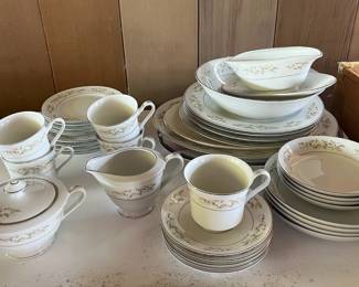 PPE064 International Silver Co. Springtime Fine China Dish Set 