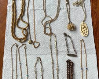 PPE229- Various Costume Jewelry Necklaces 