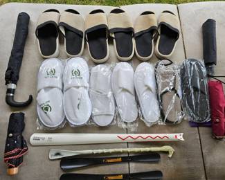 PPE132-Lot Of Various Sandals, Hotel Slippers, Umbrellas And Shoehorns