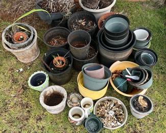 PPE214– Assorted Planter Pots