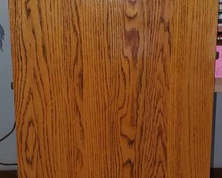 (1) round table insert