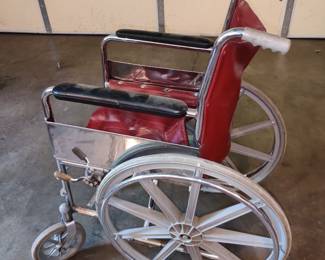 GARAGE ITEMS - Manual wheel chair