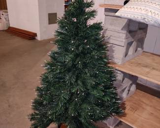 BASEMENT ITEMS - 4' tree