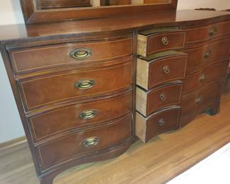 (12) drawer dresser